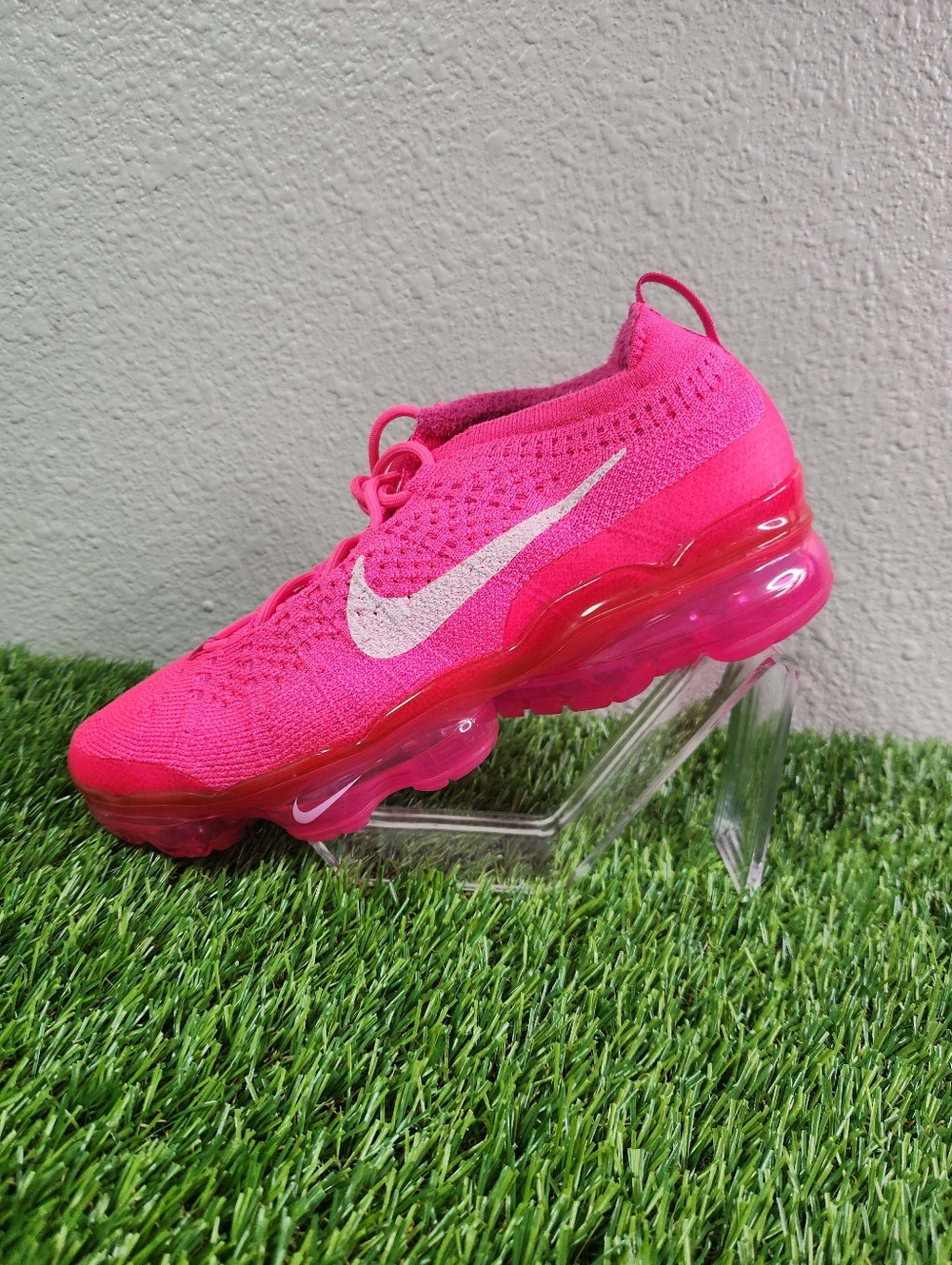 Nike Air Vapormax 2023 Flyknit Hyper Fierce Pink DV6840-601 Womens Size 8 NEW